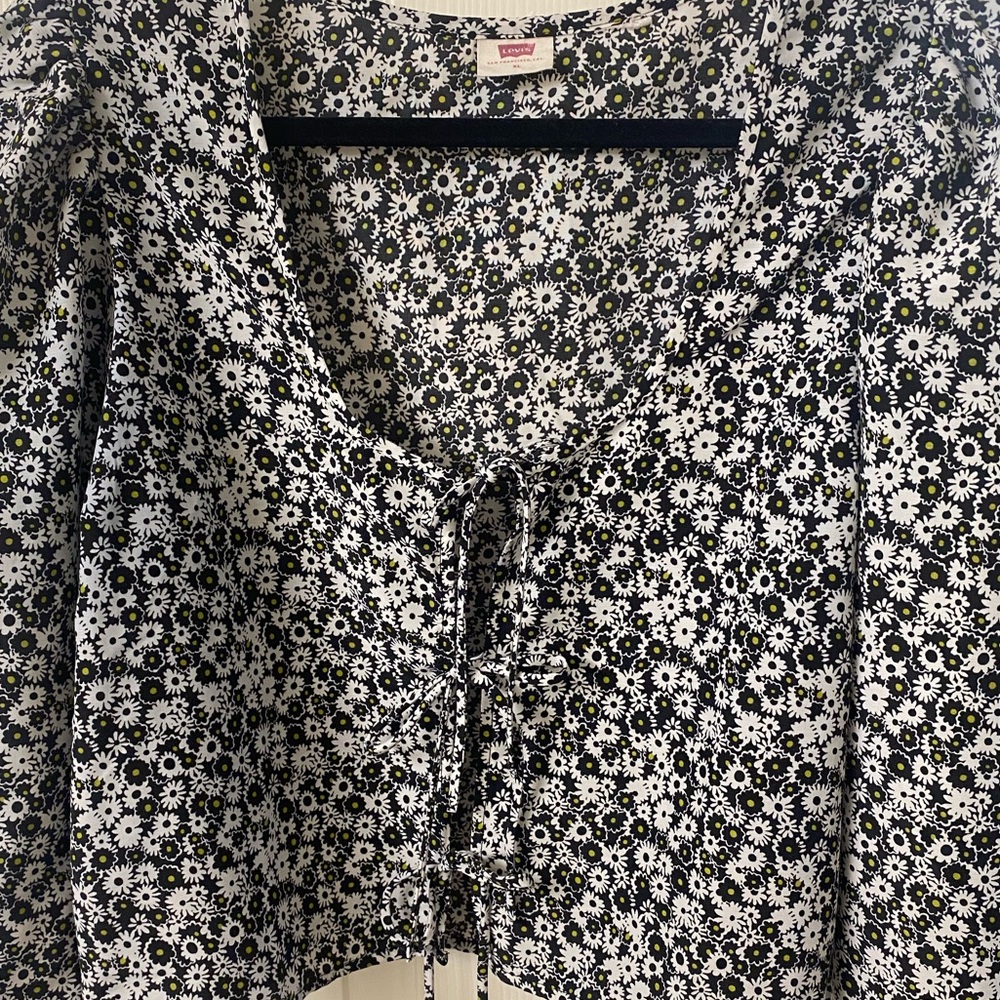 Levi's Black and White Floral Puff Long Sleeve Front Tie Blouse Size XL - Picture 15 of 16